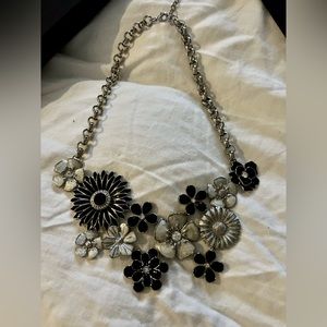 Danbury mint beautiful retired statement piece necklace